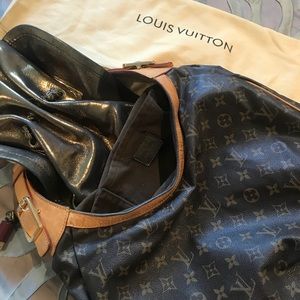 Louis Vuitton medium size purse